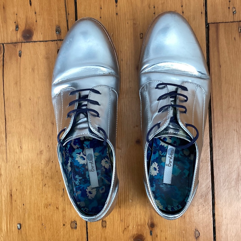 Boden silver leather Oxford dress shoe flats women’s size 39